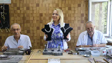 Diyarbakır'ın asırlık kişniş takısı geleneği Olgunlaşma Enstitüsü'nde yeniden hayat buldu
