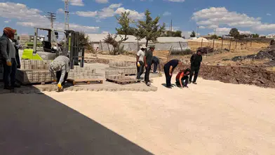 Çermik'in kırsal mahallelerinde ulaşım hamlesi Yollar parke taşıyla yenileniyor