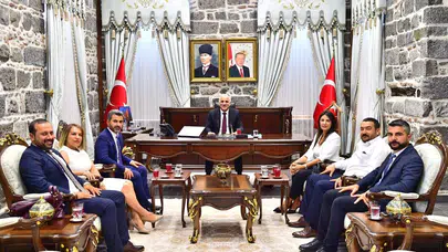 Diyarbakır'da 7 yıl sonra bir ilk: Baro'dan valiliğe ziyaret
