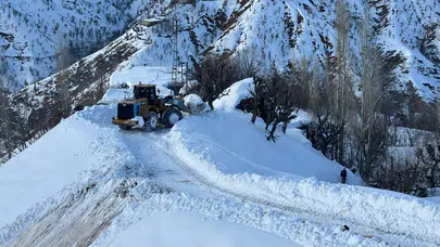 Diyarbakır’da karla mücadelede bin kilometrelik yol açıldı