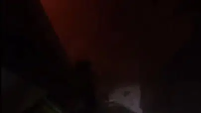 Diyarbakır Bağlar'da yürekleri ağza getiren yangın İtfaiyenin kask kamerası dehşeti gözler