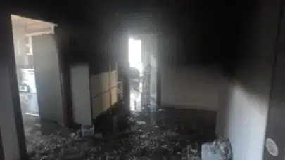 Bağlar'daki dairede klima kaynaklı yangın dehşeti İtfaiye erinin kamerasına yansıdı