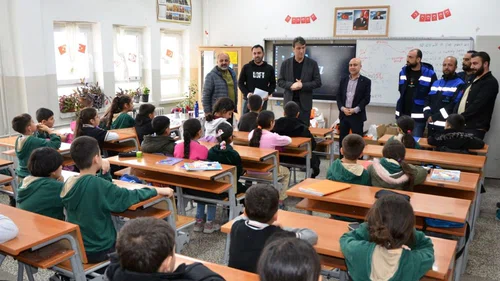 Diyarbakır, Batman ve Mardin'de öğrencilere yürek ısıtan destek