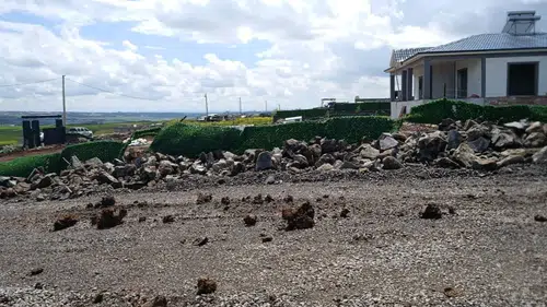 Diyarbakır Yenişehir’de yıkım kararı verilen yapılarda kalan aileler tepki gösterdi: Mağdur ediliyoruz