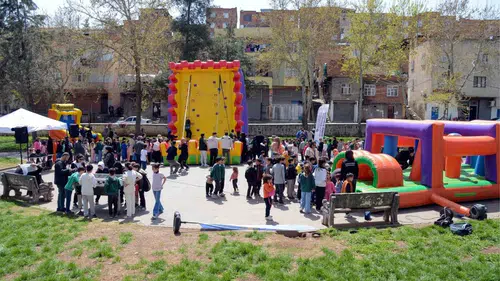 Diyarbakır'da çocuklar sokağa akın etti: Şenlik başladı