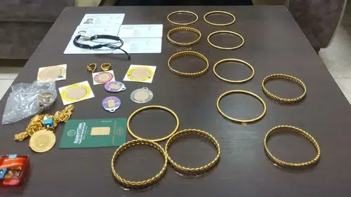 Diyarbakır'da otobüste unutulan altın dolu çanta sahibine teslim edildi