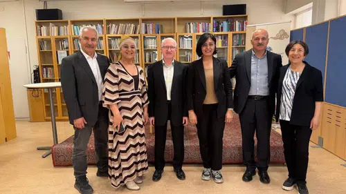Diyarbakır'ın belediyesi İsveç’te Stockholm Kürt Kütüphanesi'ni ziyaret etti