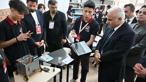 Diyarbakır’da robotik kodlama atölyesi açıldı: Geleceğin teknolojisi burada