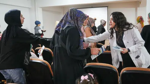 Diyarbakır'da kadınlara Kürtçe kanser semineri: Erken teşhis hayat kurtarır