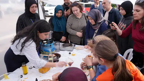 Diyarbakır'da kadın emeği buluşması: Hem ürettiler hem eğlendiler