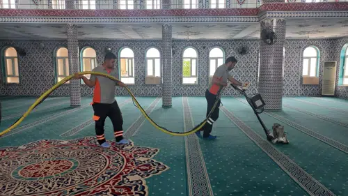 Diyarbakır Kayapınar'da ekipler camileri pırıl pırıl yaptı
