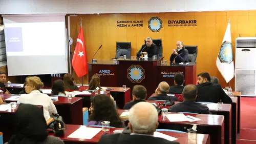 Diyarbakır Büyükşehir Belediyesi'nde çalışan sağlığı ve iş güvenliği masaya yatırıldı