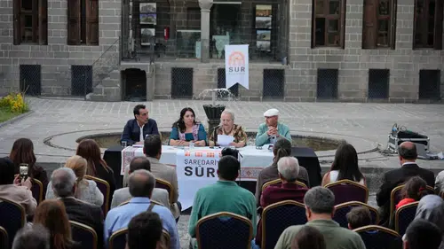 Diyarbakır’da Kürtçe Yazım Kılavuzu ve Sözlüğü tanıtıldı: Ortak müfredat çağrısı yapıldı