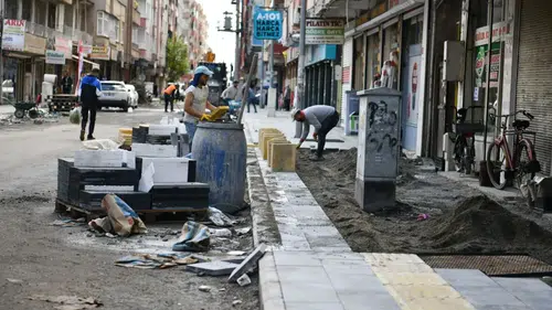 Diyarbakır Bismil'de yağışlar sonrası yol ve altyapı çalışmalarına hız verildi