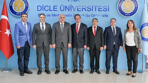 Diyarbakır'da Vali  ve Rektör, hastane projesini konuştu