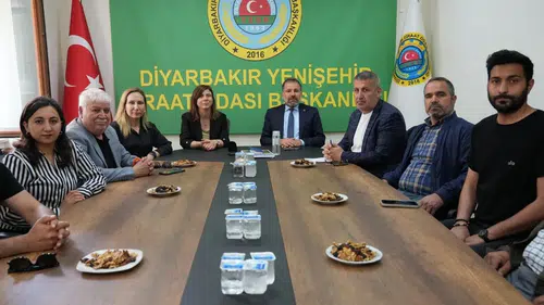 Diyarbakır'da tarım sorunları masaya yatırıldı: Eşbaşkan Bucak Ziraat Odası'nda