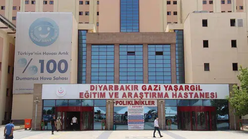 Diyarbakır'da hastanede ameliyathane önünde silah sesleri: Ucuz atlatıldı
