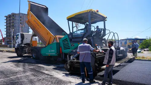 Diyarbakır'da 4 ilçede eş zamanlı yol bakım çalışması: Çukur, çatlak ve deformasyonlar onarılıyor