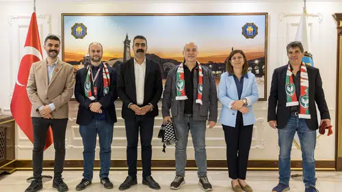 Katalan hak örgütü Diyarbakır'da: Dil hakları masaya yatırıldı