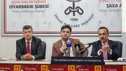 Diyarbakır'daki özgürlük forumunda 'yerinden edilmeden birlikte yaşama' atölyesi