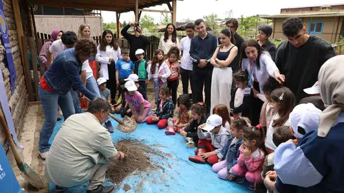 Diyarbakır’da kerpiç atölyesi: Anaokullu çocuklar üniversitelilerle buluştu