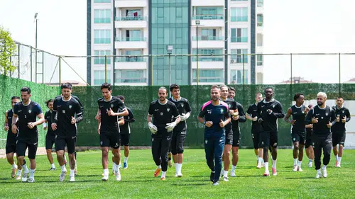 Amedspor'da oyunculara Küçükbayrak motivasyonu: Bu kente şampiyon döneceğiz