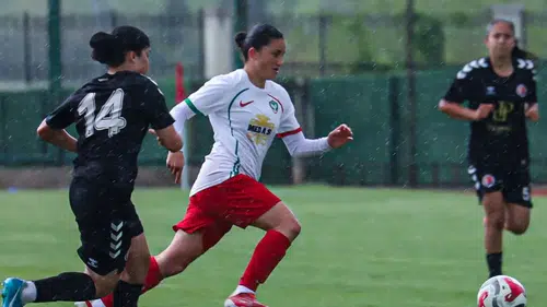 Amedspor, 1207 Antalyaspor engelini 3-0 ile aştı: Mbeleck hat trick yaptı