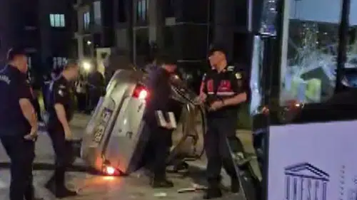 Diyarbakır Bağlar'daki TOKİ konutları yolunda feci kaza 2 can kaybı ve 7 yaralı var