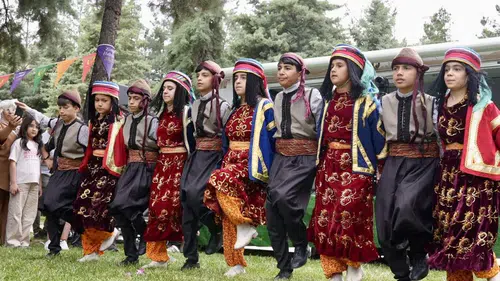 Diyarbakır'da Kürt Dil Bayramı renkli etkinliklerle kutlandı
