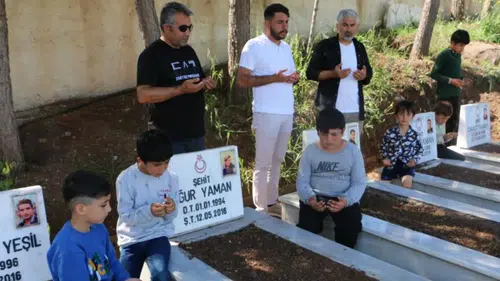 Diyarbakır Dürümlü'de hayatını kaybeden 16 kişinin acısı 10. yılda da unutulmadı