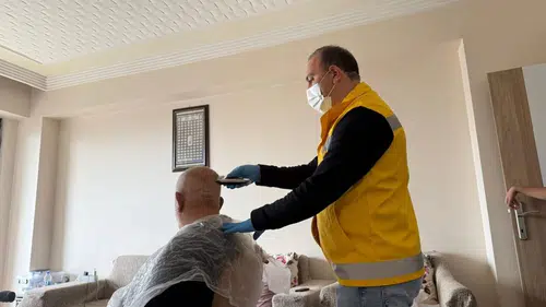 Diyarbakır'da yaşlı ve engelli vatandaşlara bayram öncesi evde bakım hizmeti