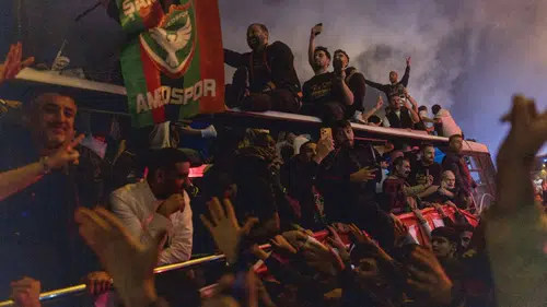 Diyarbakır'da Amedspor kutlaması için geri sayım: İlçeden ücretsiz minibüs kalkacak