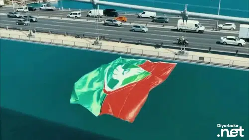 İstanbul Boğazı'nda dalgalanan Amedspor bayrağıyla ilgili flaş gelişme: Barikat açıklama yaptı