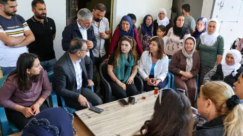 Diyarbakır'da kırsala çıkarma yapan Eşbaşkan Bucak vatandaşı dinledi