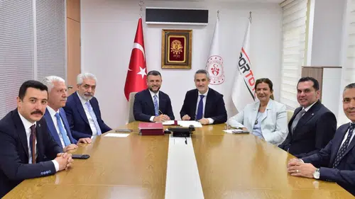 Diyarbakır'da futbolseverlere müjde: Protokol imzalandı, 3 adet yeni saha geliyor