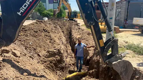 Diyarbakır'ın ilçesinde içme suyu sorununa neşter: 180 metrelik hat çekildi