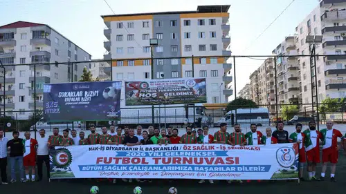 Diyarbakır'da sağlık çalışanları sahaya çıktı: Dayanışma turnuvası başladı