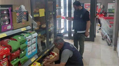 Diyarbakır'da zabıta iş başında: Marketlerde son kullanma tarihi kontrolü yapıldı