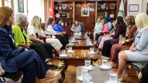 Diyarbakır'da önemli çağrı: Temsil yetmez, kadınlar siyasette uygulayıcı olmalı