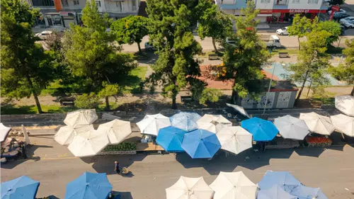 Güneşin altında ekmek mücadelesi: Diyarbakır'da pazarcı esnafının 'çadır zırhlı' mesaisi