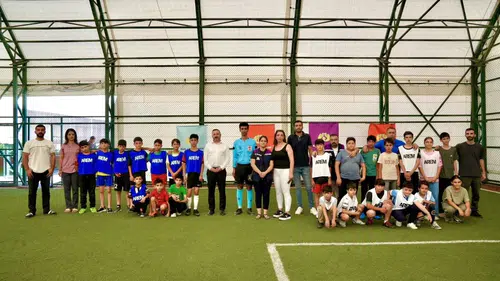 Diyarbakır'da özel öğrenciler futbol sahasında resital sundu: Anlamlı turnuva