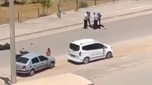 Silvan TOKİ bölgesinde motosiklet devrildi Kazada bir kişi ağır yaralandı