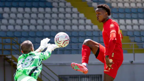 Amedspor Alanyaspor maçında ilk yarı sonucu belli oldu: Karşılıklı goller var