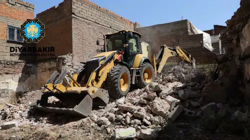 Diyarbakır'da çok sayıda bina yerle bir edildi: Güvenlik riski ortadan kaldırıldı