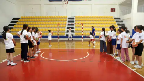Diyarbakır'da çocuklar spor okullarına koştu: 15 branşta binlerce kişi katıldı