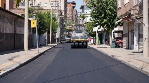 Bağlar esnafı yarım asır sonra nefes aldı: Tozla, çamurla mücadele sonunda bitti