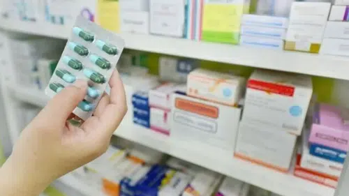 Eczanede reçetenin yarısı bulunamıyor: Diyarbakır’dan ilaç alarmı