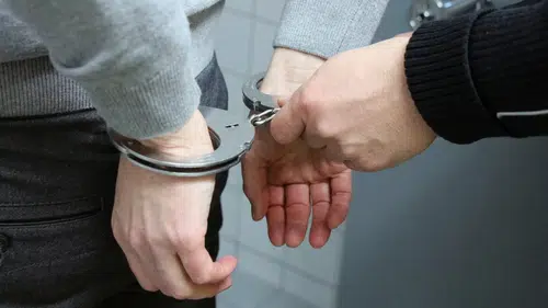 Diyarbakır'da 13 yaşındaki çocuğu istismar eden işçi cezaevine konuldu: İş akdi feshedildi