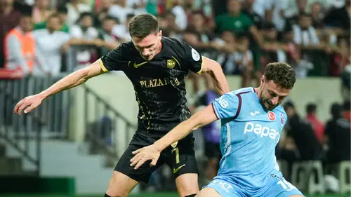 Amedspor Trabzonspor'u eli boş gönderdi: Gift Orban son dakikada zafere taşıdı