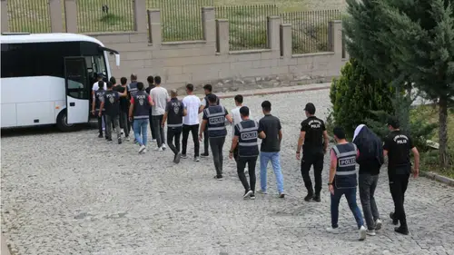 Diyarbakır dahil 22 ilde dolandırıcılık operasyonu: Hesaplarda 52 milyar TL çıktı